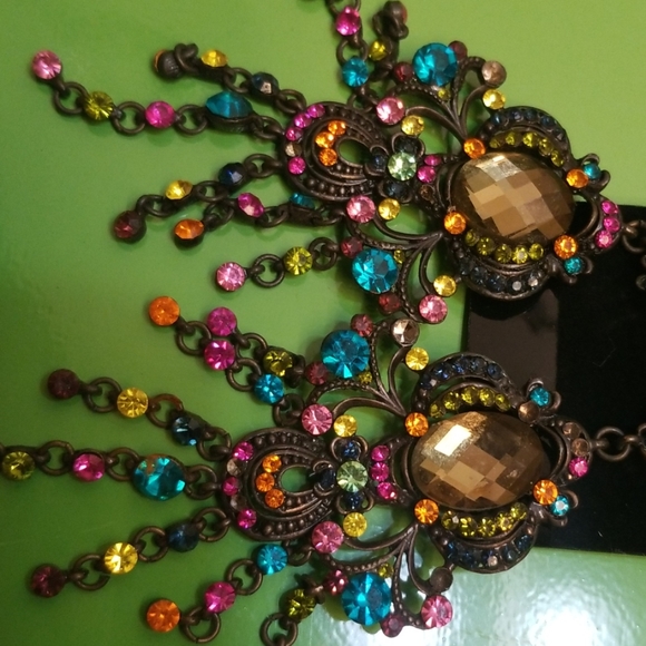 Earrings - Picture 2 of 6